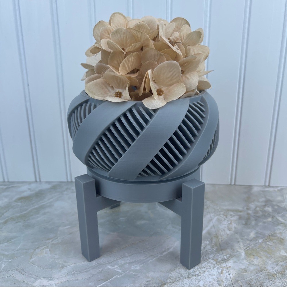 Indoor Flower Pot, The Brimo Planter with Drainage Holes, Saucer and Stand